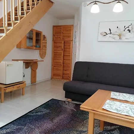 Pod Sosnami Apartamento Jurata