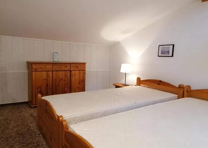 公寓 Pod Sosnami 拉塔